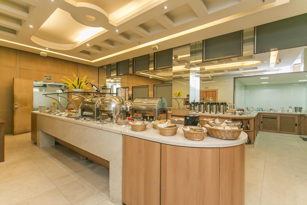 Hotel Atlantico Tower Rio de Janeiro Exteriér fotografie Breakfast buffet at the hotel