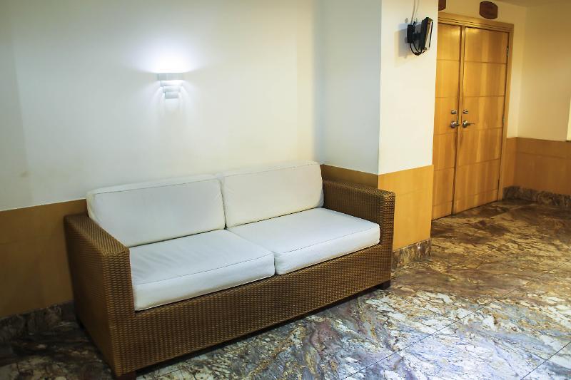 Hotel Atlantico Tower Rio de Janeiro Exteriér fotografie A sofa in a hotel room.