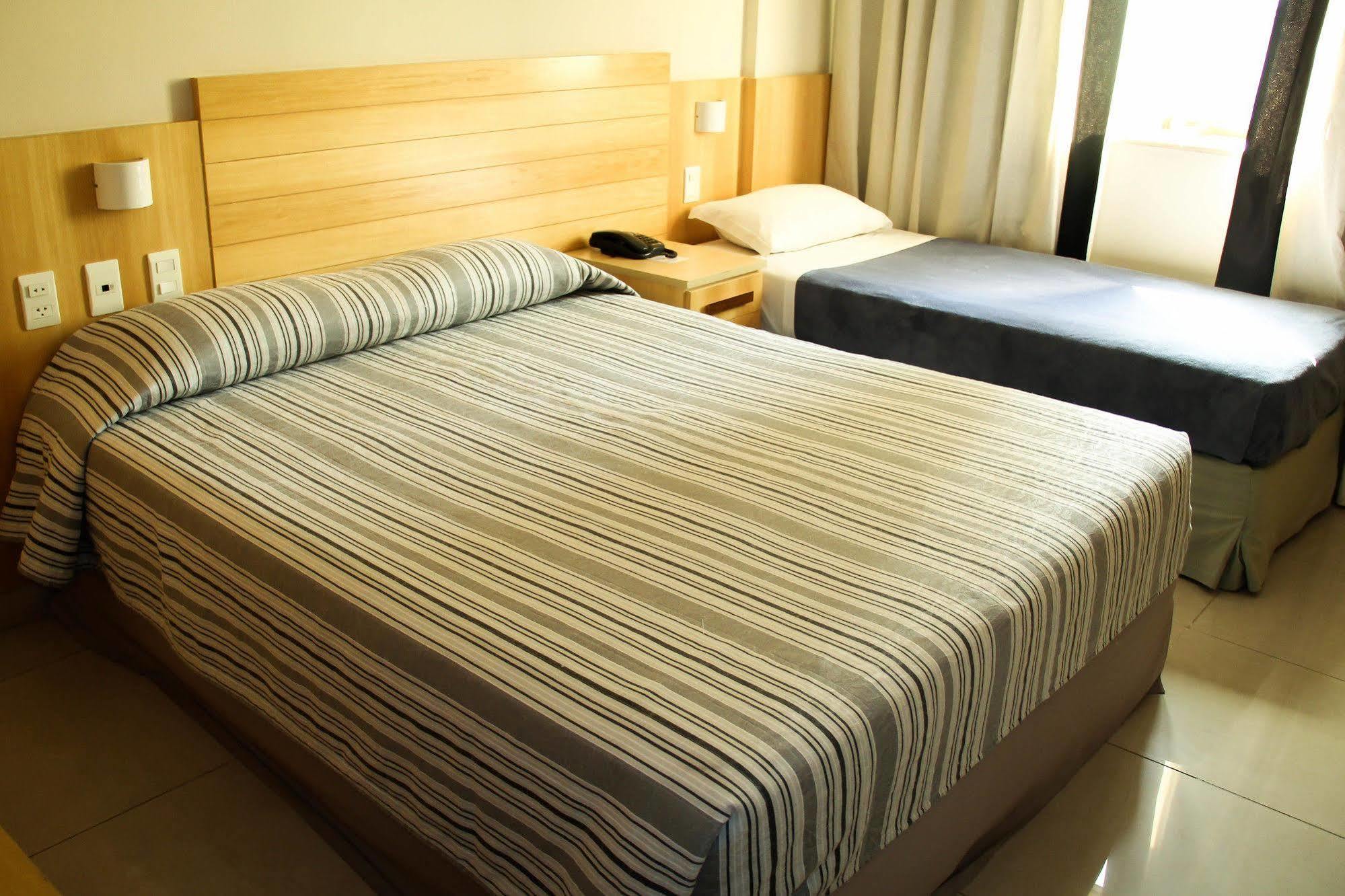 Hotel Atlantico Tower Rio de Janeiro Exteriér fotografie A single room in a hotel in Belgrade, Serbia.