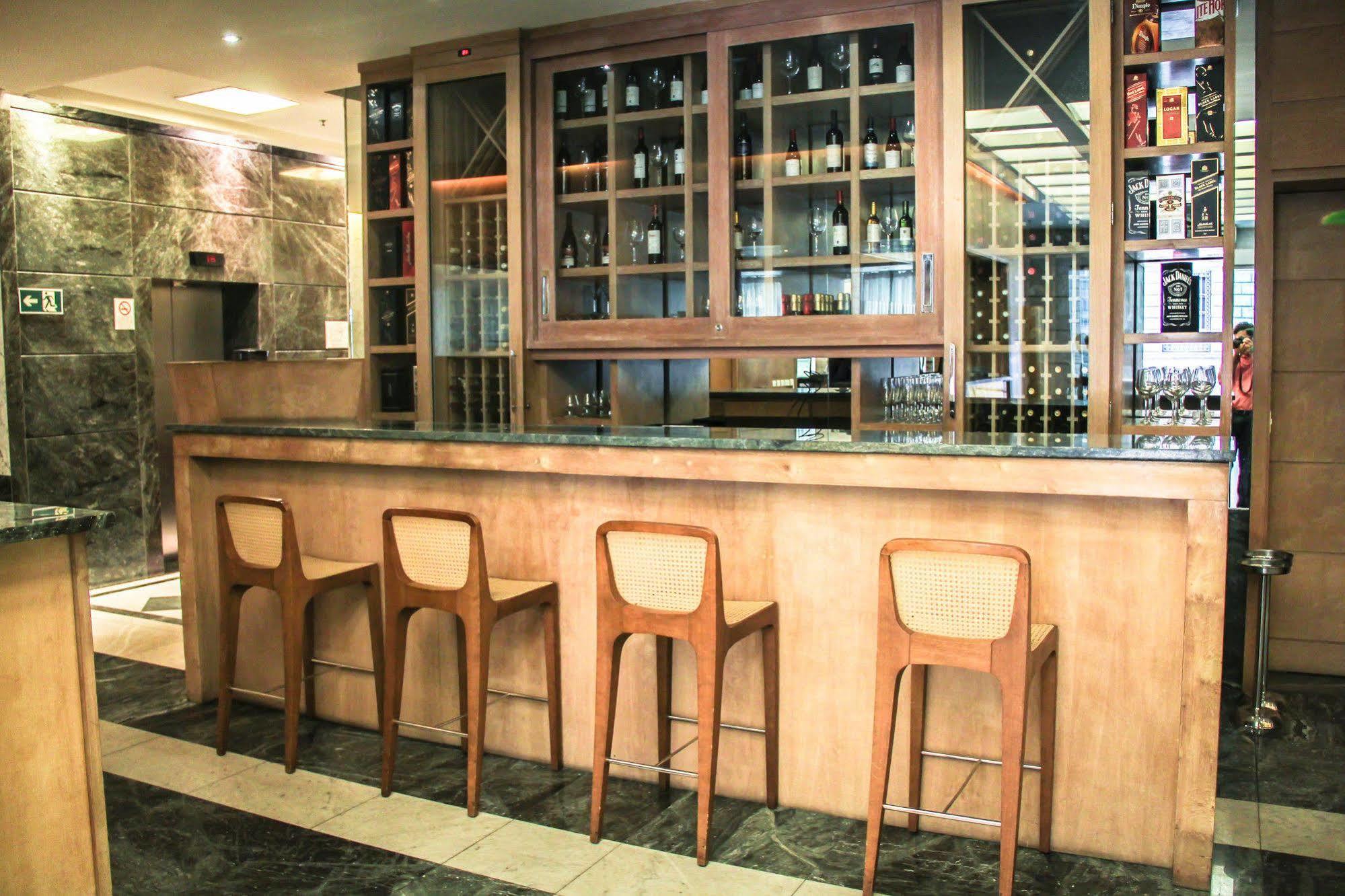 Hotel Atlantico Tower Rio de Janeiro Exteriér fotografie The bar at the hotel